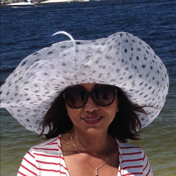 Meet your Posher, Anna - Picture 3 of 6